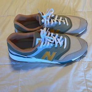 New Balance 977H